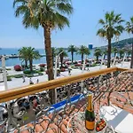 Riva 4*