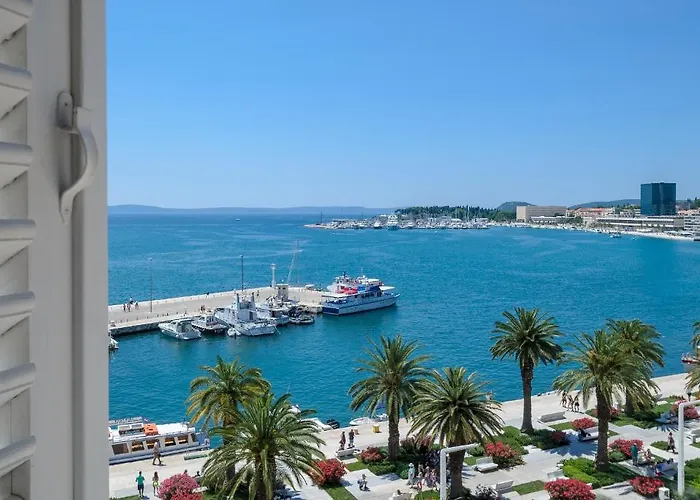 Riva Apartments Guest house Split