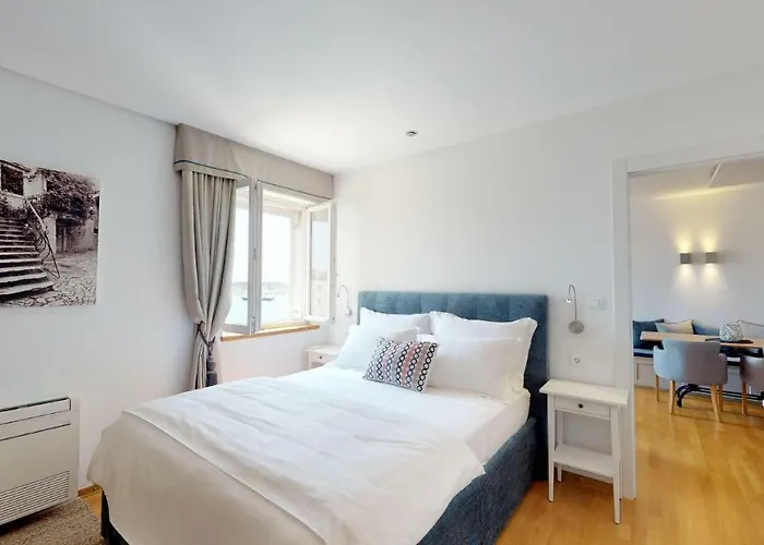 Guest house Riva Apartments 4*