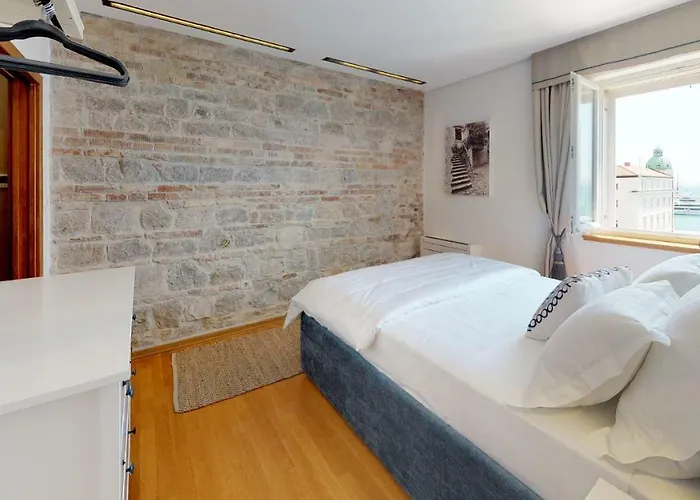 Riva Apartments Guest house Split