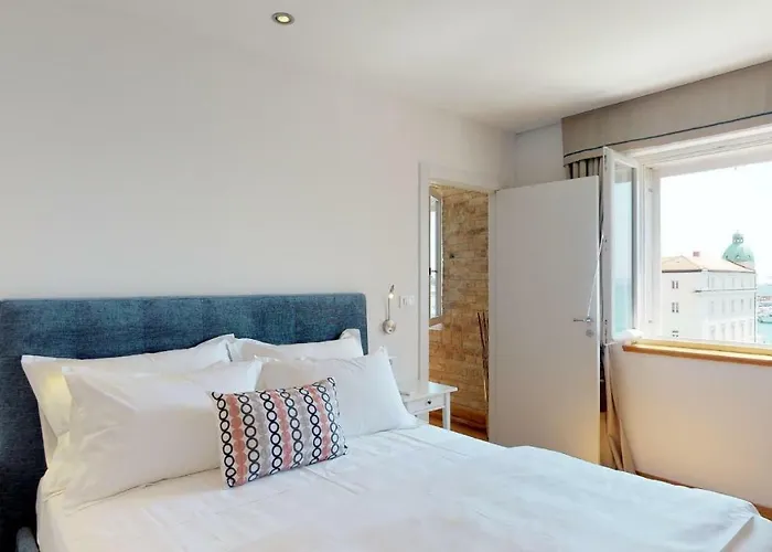 Riva Apartments Guest house Split