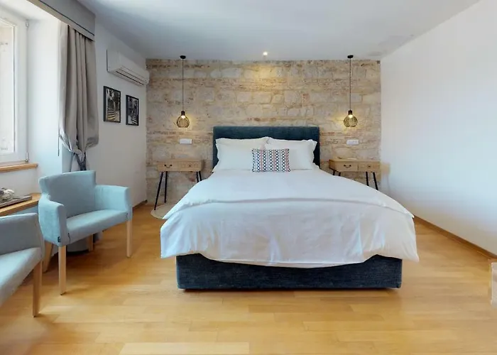 Riva Apartments Guest house